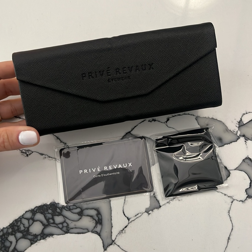 Privé Revaux Black Sunglasses Case with Cleaning Cloth